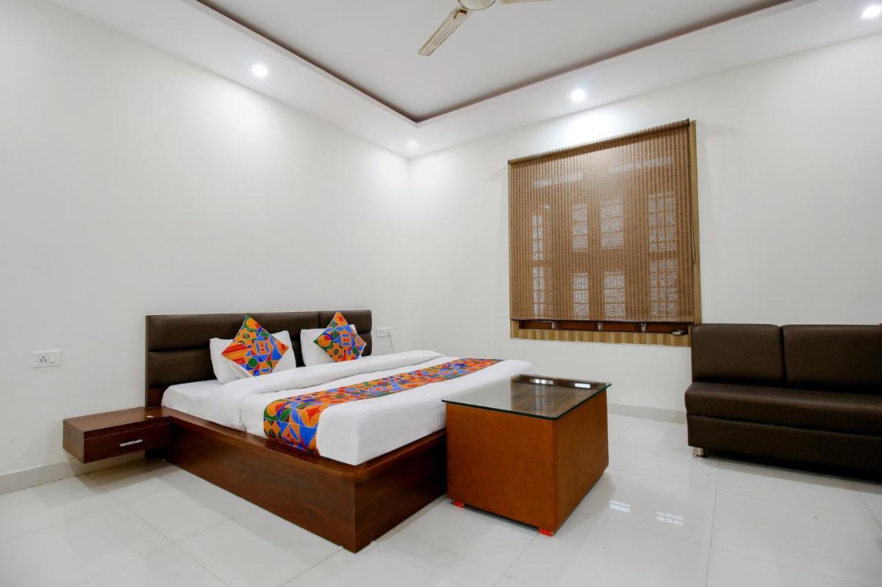 Fabexpress Yuvan Gouharganj Bagian luar foto