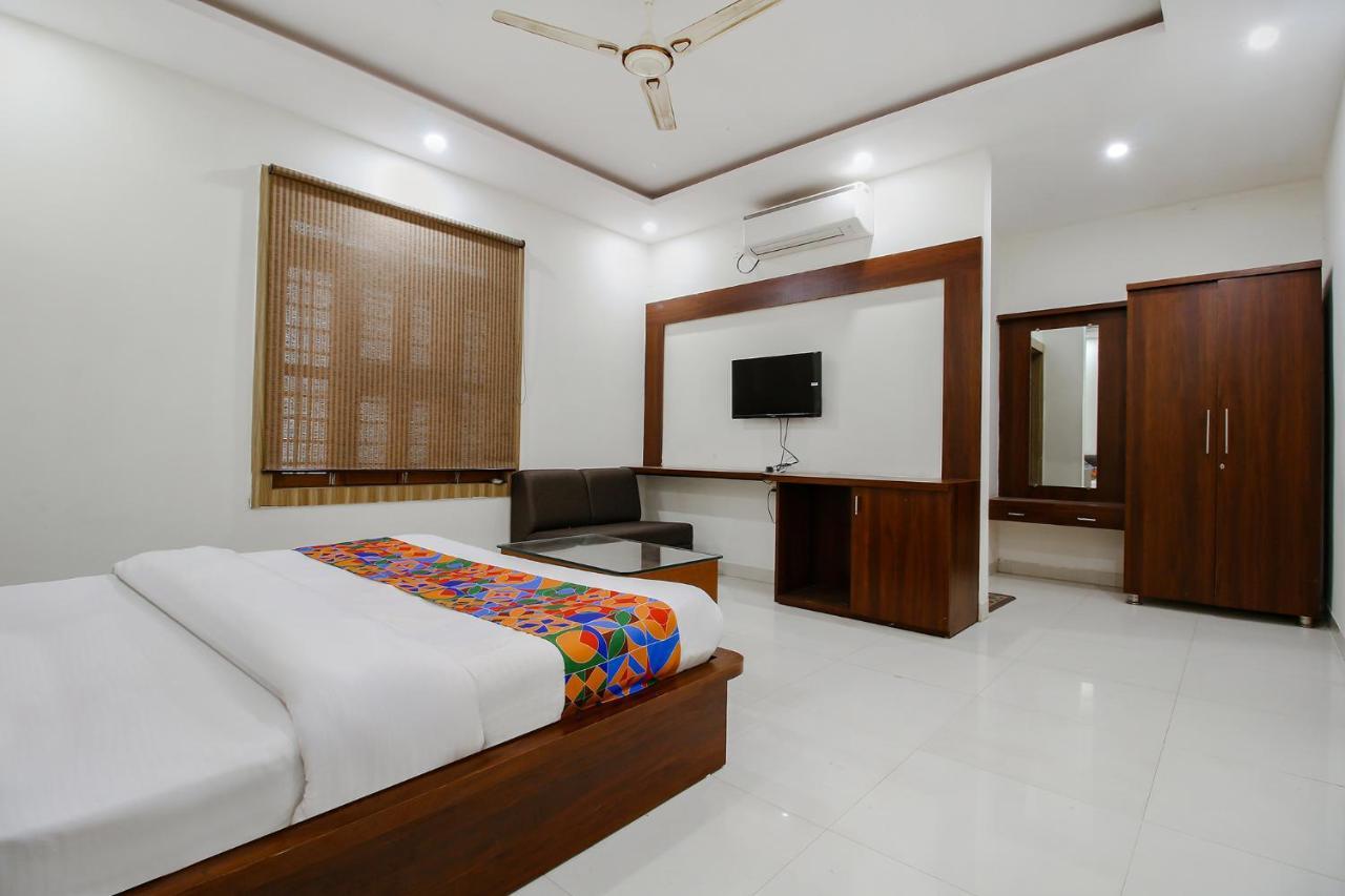 Fabexpress Yuvan Gouharganj Bagian luar foto