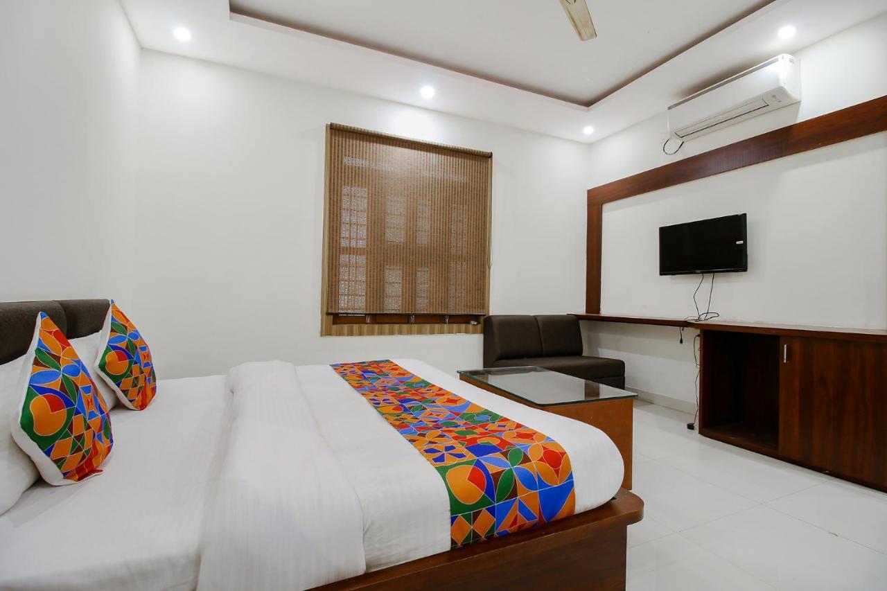 Fabexpress Yuvan Gouharganj Bagian luar foto