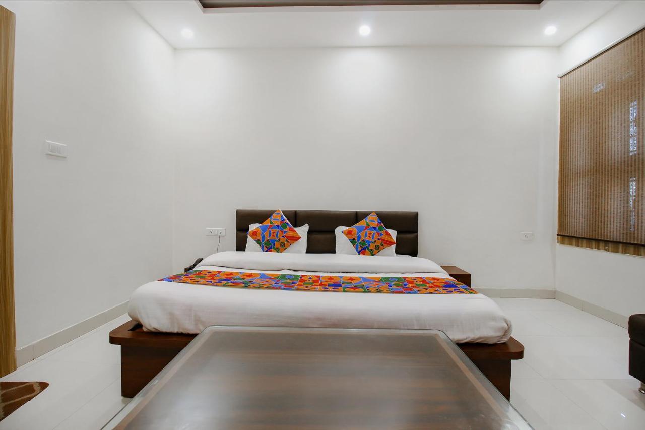 Fabexpress Yuvan Gouharganj Bagian luar foto