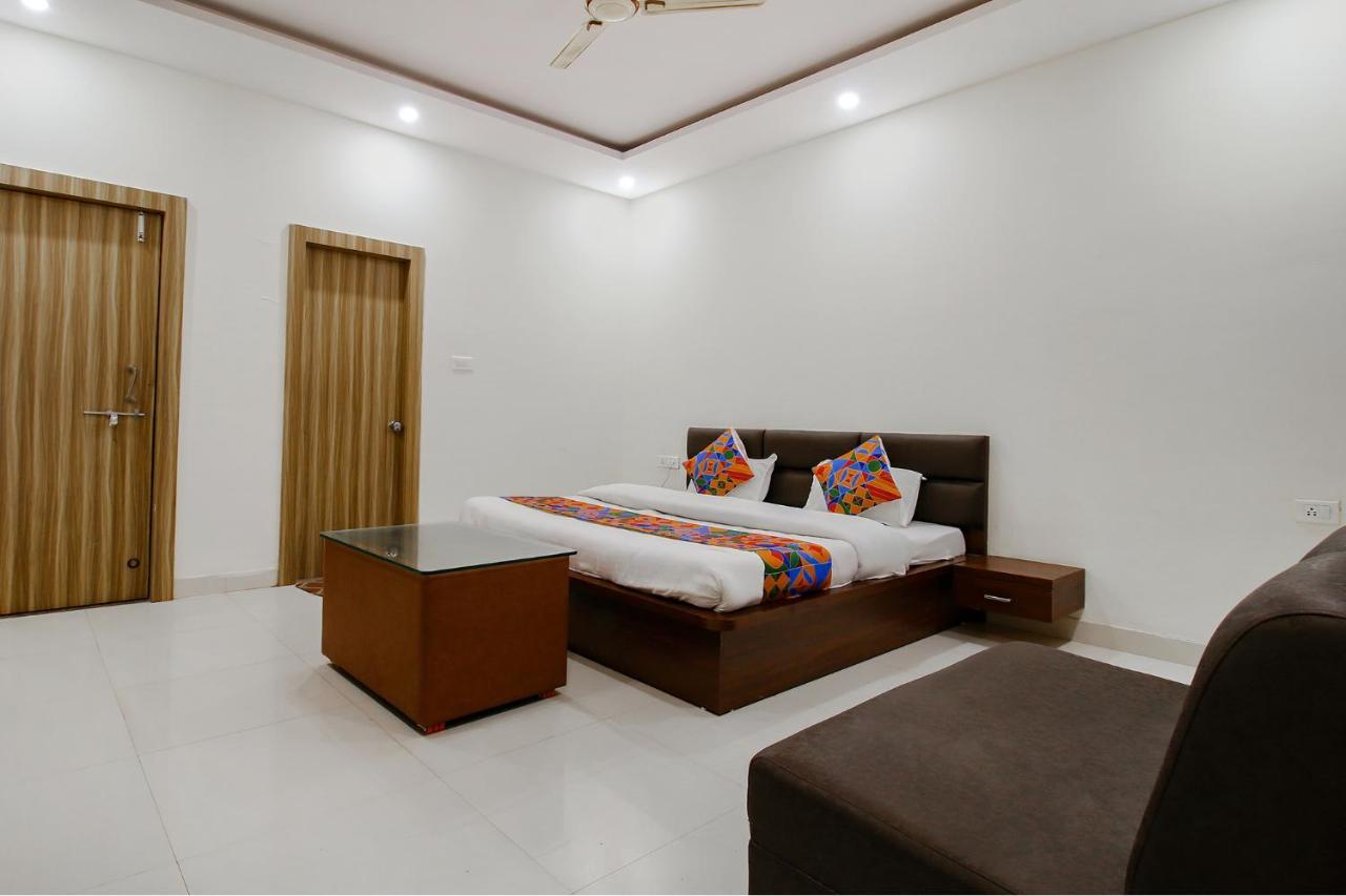 Fabexpress Yuvan Gouharganj Bagian luar foto
